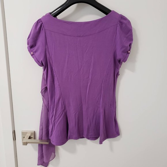 Unique Tee (fits S) - Picture 2 of 2